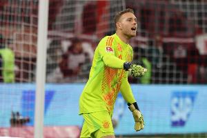 记者：南安普顿接近签下门将佩雷茨，将向拜仁支付40万欧租借费